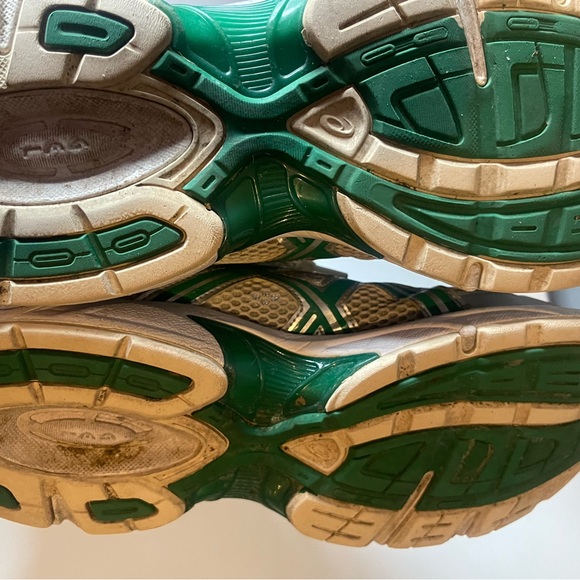 Men’s ASICS Sneakers 11 1/2 - Picture 5 of 7